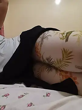 Farah-_nono live cam on StripChat
