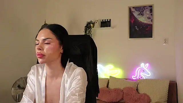 TatianaXoxo1 live cam on StripChat