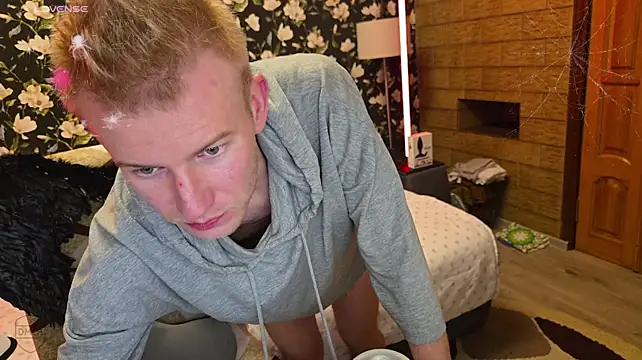 Vuitton live cam on StripChat