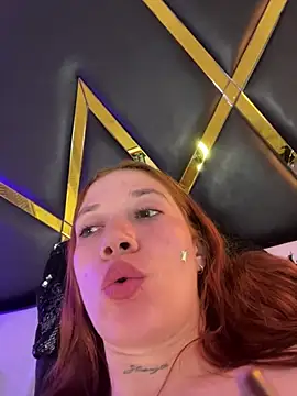 EmmaaCastro live cam on StripChat