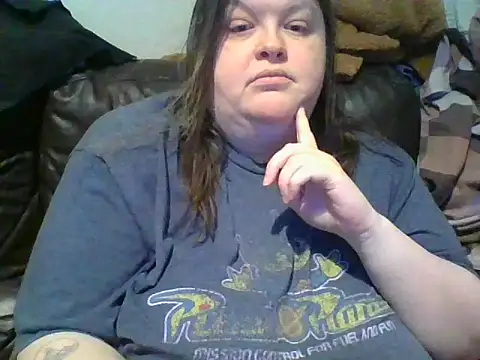 CurvyKirstiesX live cam on StripChat