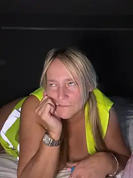 Blondnboujee53
