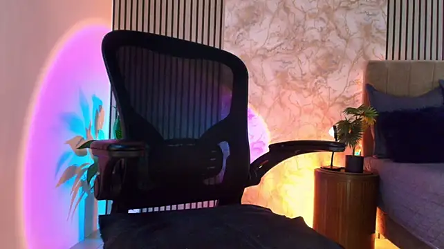 JuliRamirez live cam on StripChat
