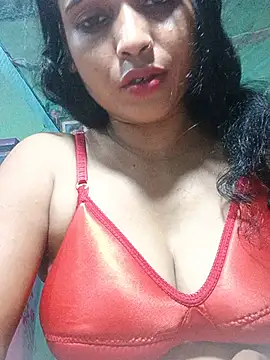 pinki_143 in webcam