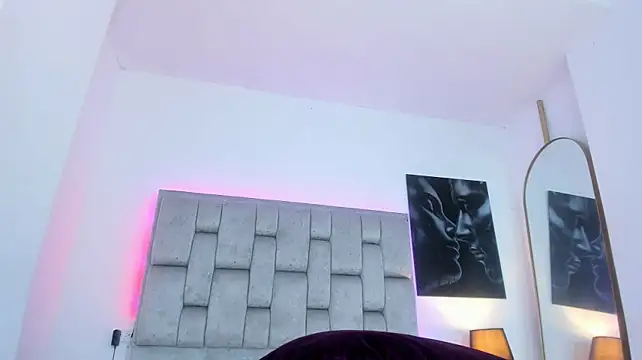 Kiaraa_lux live cam on StripChat