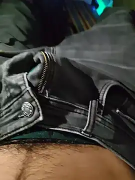Rocky-badboy_cum4me in webcam