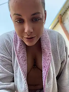 Modelo: alicetgirlbr