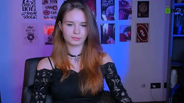 angie_foxy1