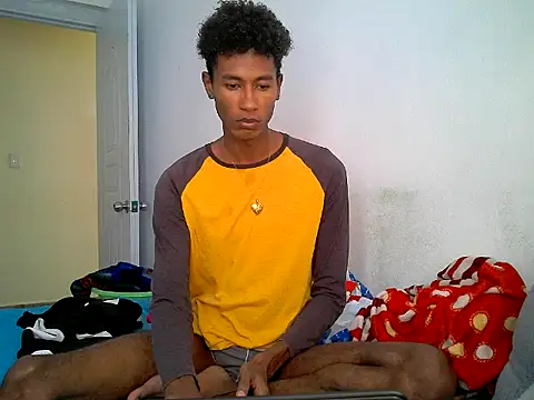 Badboy_00s live sex cam