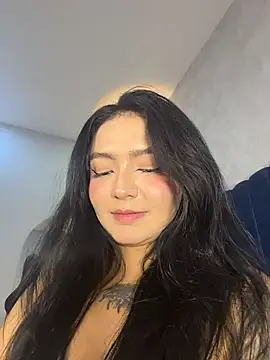 Rae_Song live cam on StripChat