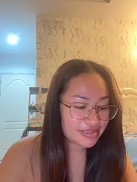 Ponthip live cam on StripChat