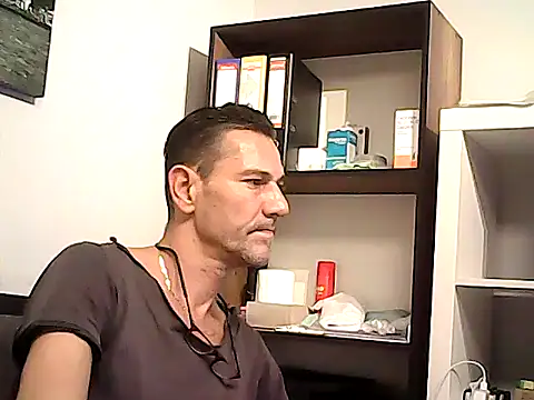 mastercharisma35 in webcam