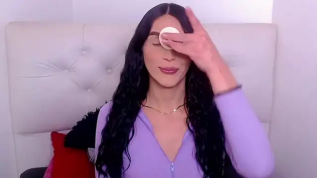 x_isabella_x — вебкам-модель
