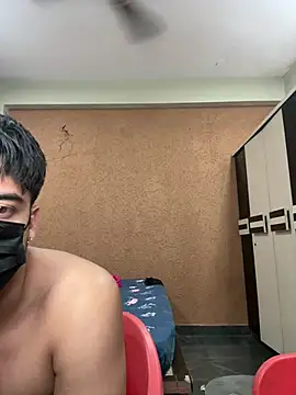 Janvimoon in webcam