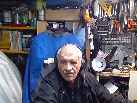 nonnomaturobisex (M grandpa) - giocare con il cazzo,culetto,piedi,altro