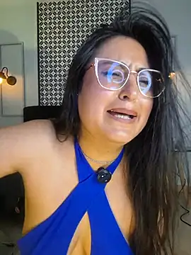 Amber_gold_ live cam on StripChat