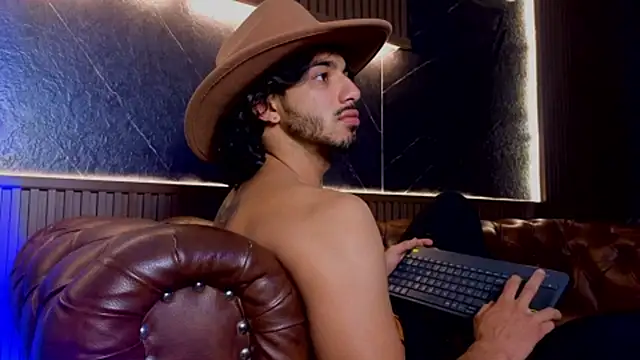 ArturoCardona_ live cam
