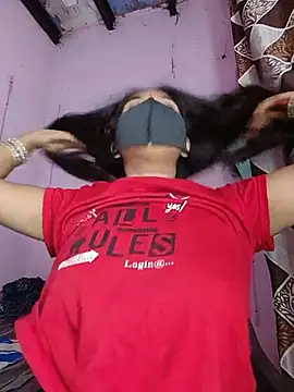 Sassy_kinjal live cam on StripChat