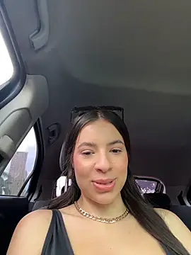 Isabellaroma live cam on StripChat