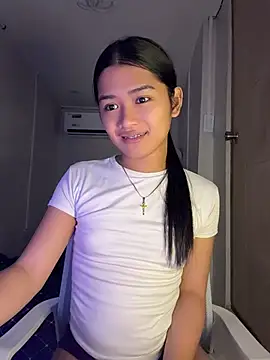 hugecock_molly live cam