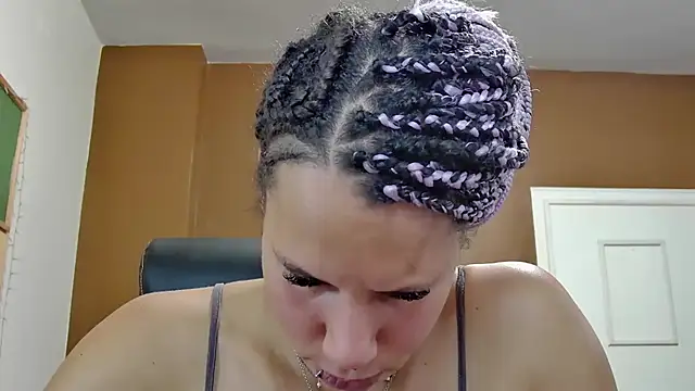 AaliyahHarris live cam on StripChat