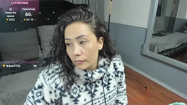Live solo webcam of gaby_trent