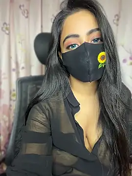 Naughty_Queen49 in webcam