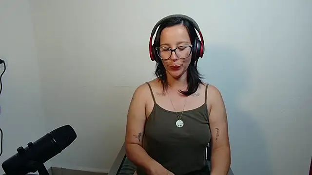 mahina84 webcam