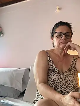 Sharongirl07 live cam on StripChat