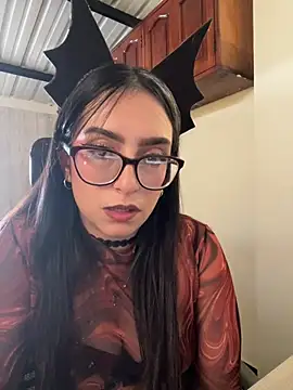 Kloenovoa- live cam on StripChat
