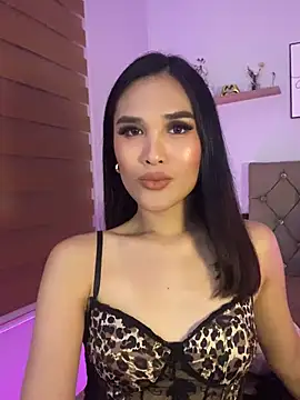 NathallieLovee live cam on StripChat