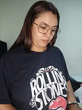 samm_curvy