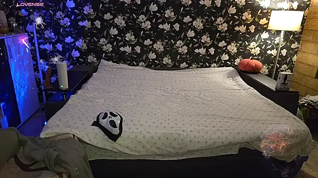 Vuitton webcam model