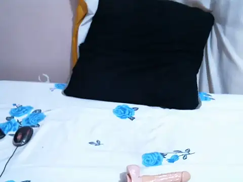 Pretty_kara live cam on StripChat