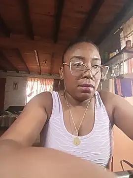 ChanneldelaCroix live cam on StripChat