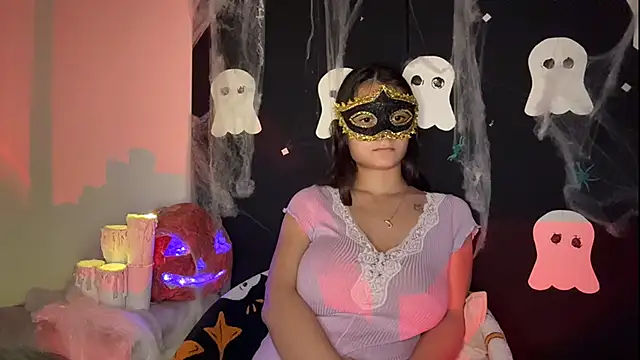 Kira_Mous live cam on StripChat