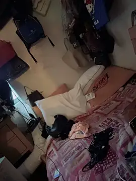 Motherbigbus live cam on StripChat