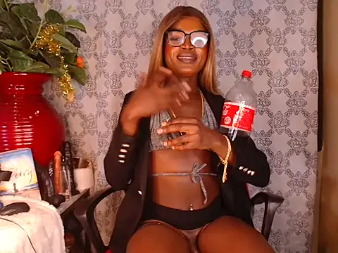 LucileCarrie live cam on StripChat