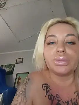MiaMooly, modelo de webcam