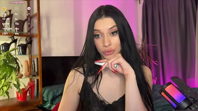 Olivia_Faye