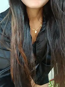 xpihu (F young) - Anal fuck plug