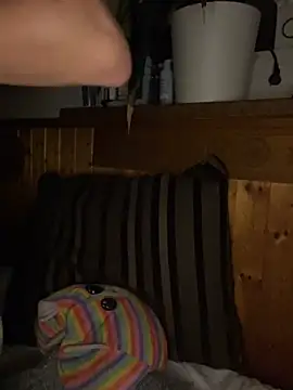 TeenLeonie18