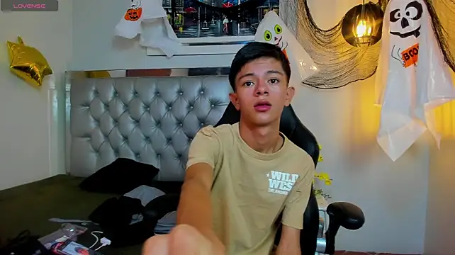 fem_danny7 (M twink) - masturbation with oil
