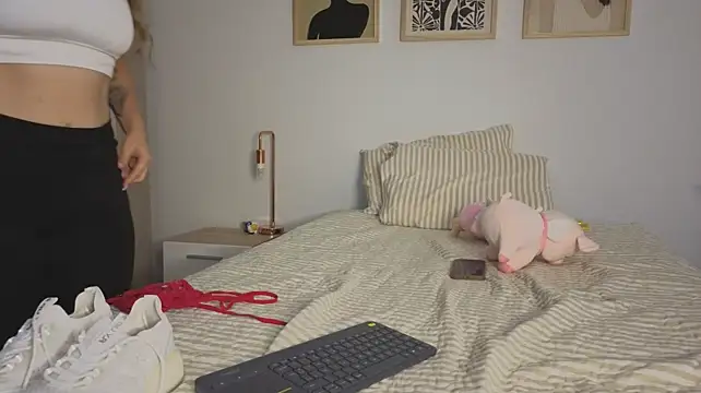 Show de webcam en vivo con andyylove_jk - Juguetes Lovense interactivos disponibles