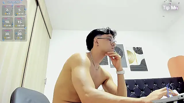 Sebastian-Dash live sex cam