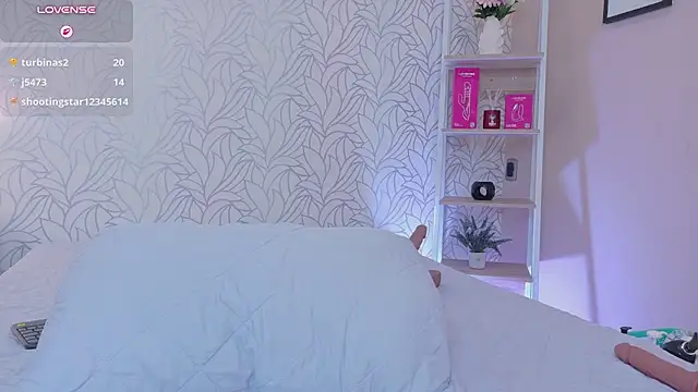 mia_gold_