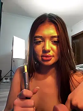 KenzieLou live cam on StripChat