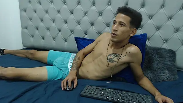 Jeyder_SexyLatinBoy