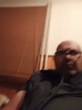 robert50 live cam preview