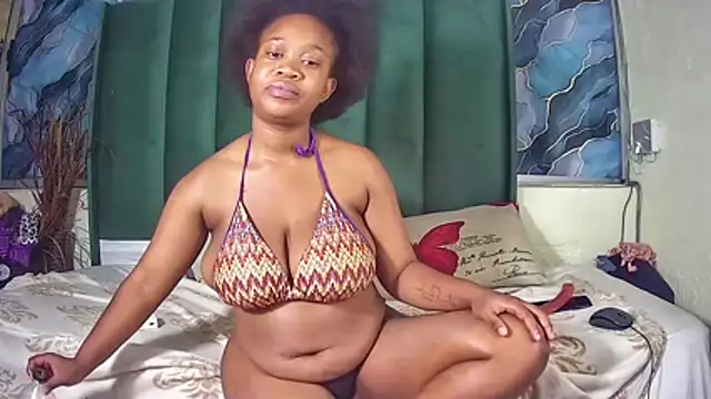 catladyxx23 live cam on StripChat
